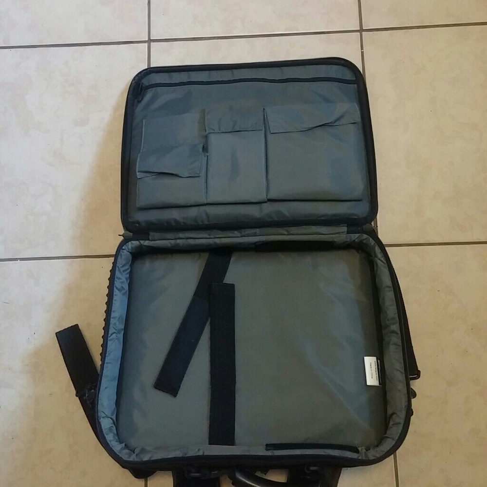 Laptop case - Picture 4 of 4
