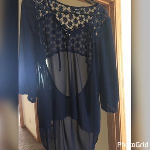 Hi-lo open-back lightweight blouse