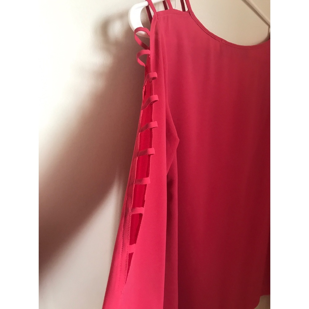 Hot pink blouse with cutout design sleeves S - Picture 3 of 3