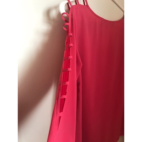 Hot pink blouse with cutout design sleeves S - Picture 3 of 3