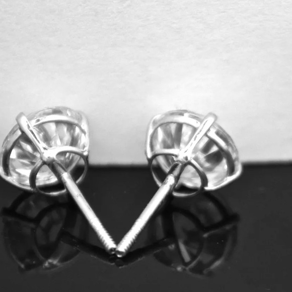 💕💎1 CT Simulated Diamond 14K White Gold Studs - Picture 4 of 4