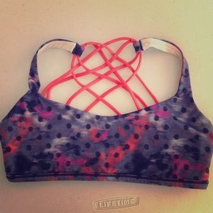 Free to be wild ! Lululemon sports bra- size 10