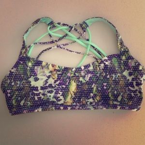 Free to be wild ! Lululemon sports bra- greens