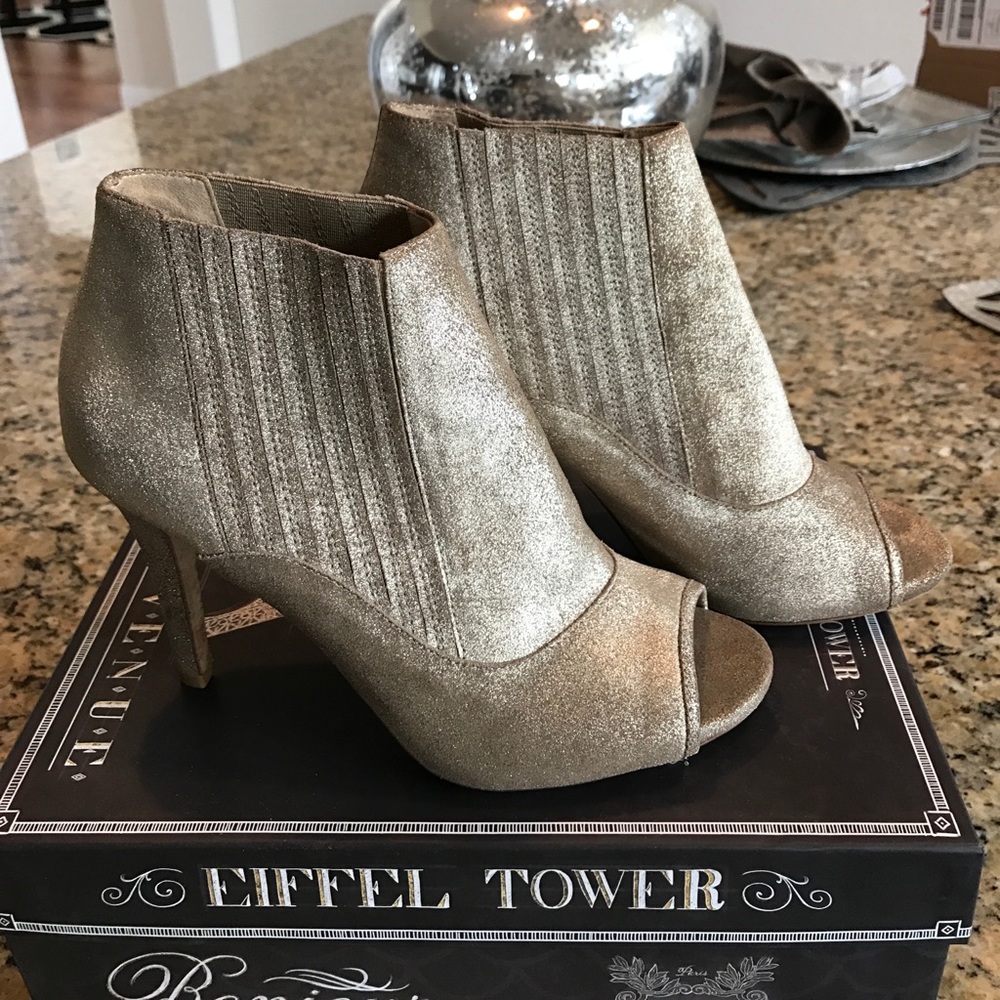 Authentic Jimmy Choo peep toe leather gold-great! - Picture 1 of 3