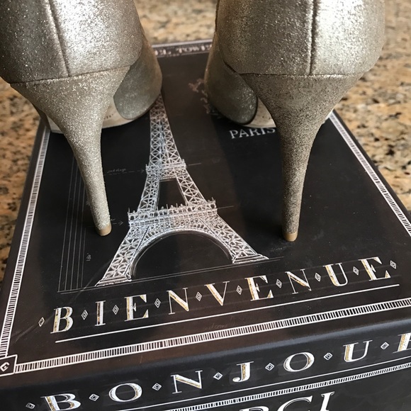 Authentic Jimmy Choo peep toe leather gold-great! - Picture 3 of 3