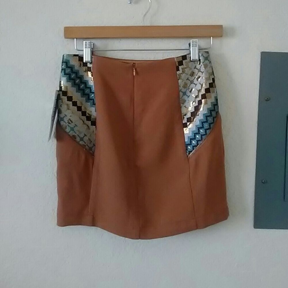 Mini Skirt - Picture 3 of 4