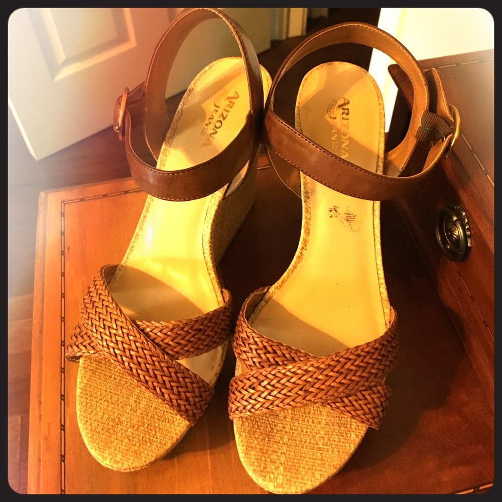 Arizona brown wedges