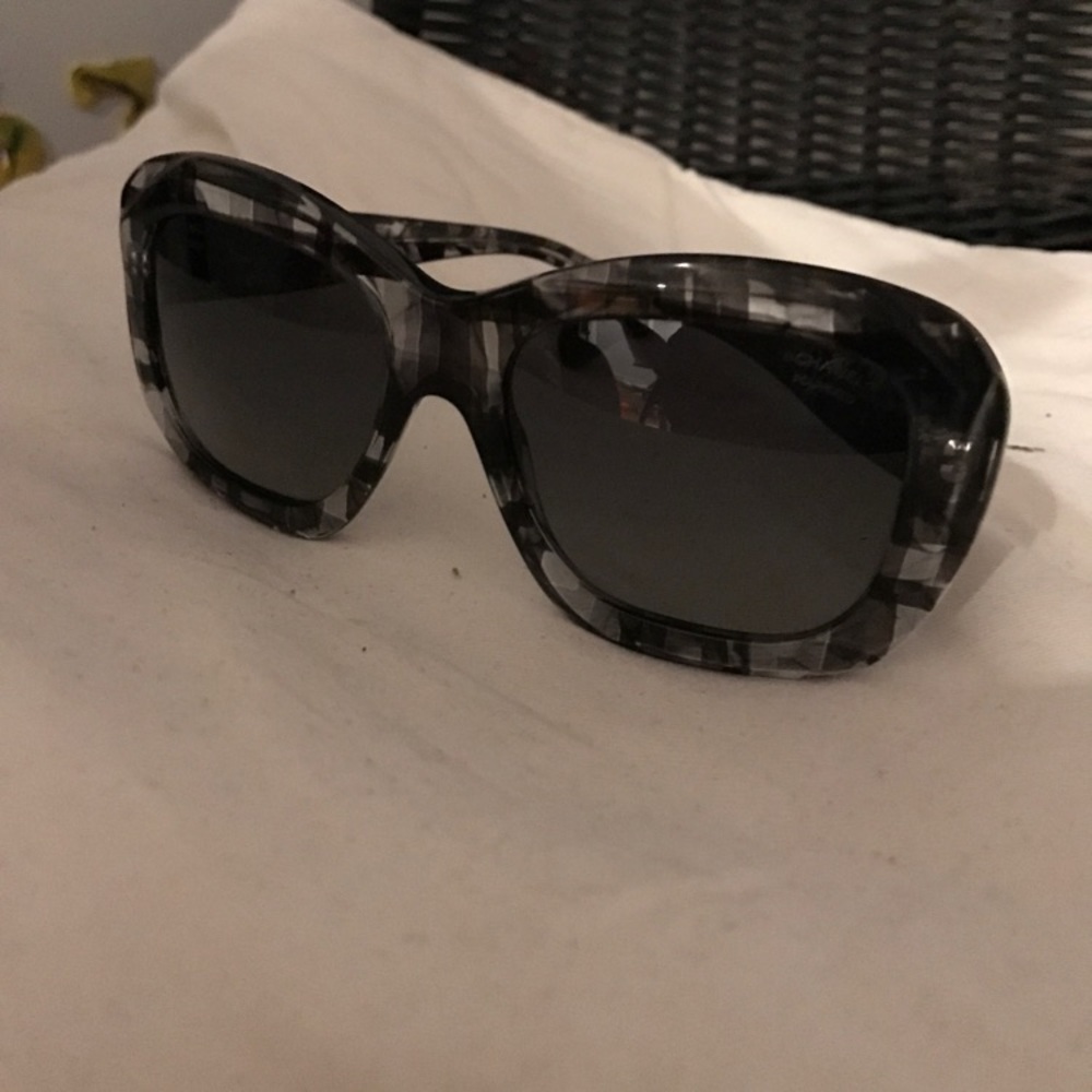 Chanel sunglasses - Picture 3 of 4