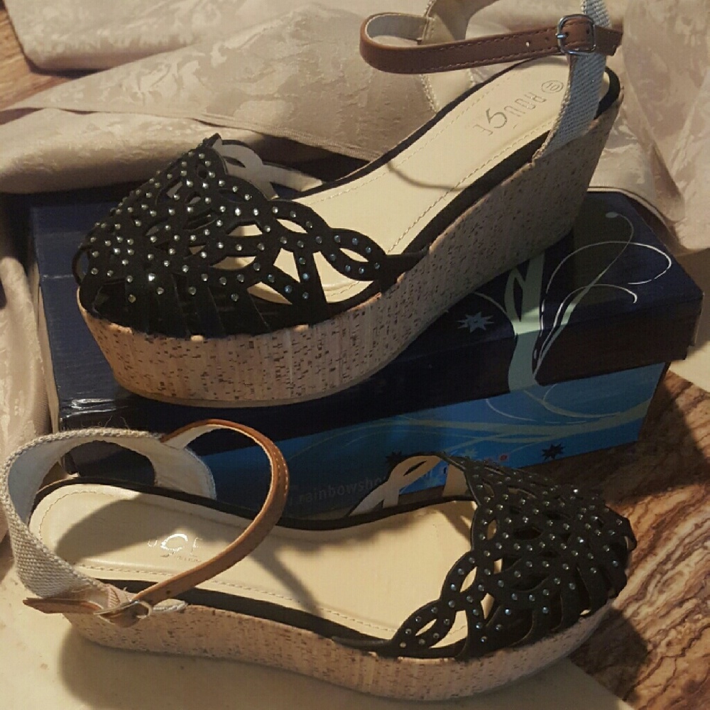 Rue 21 Rouge dress sandals