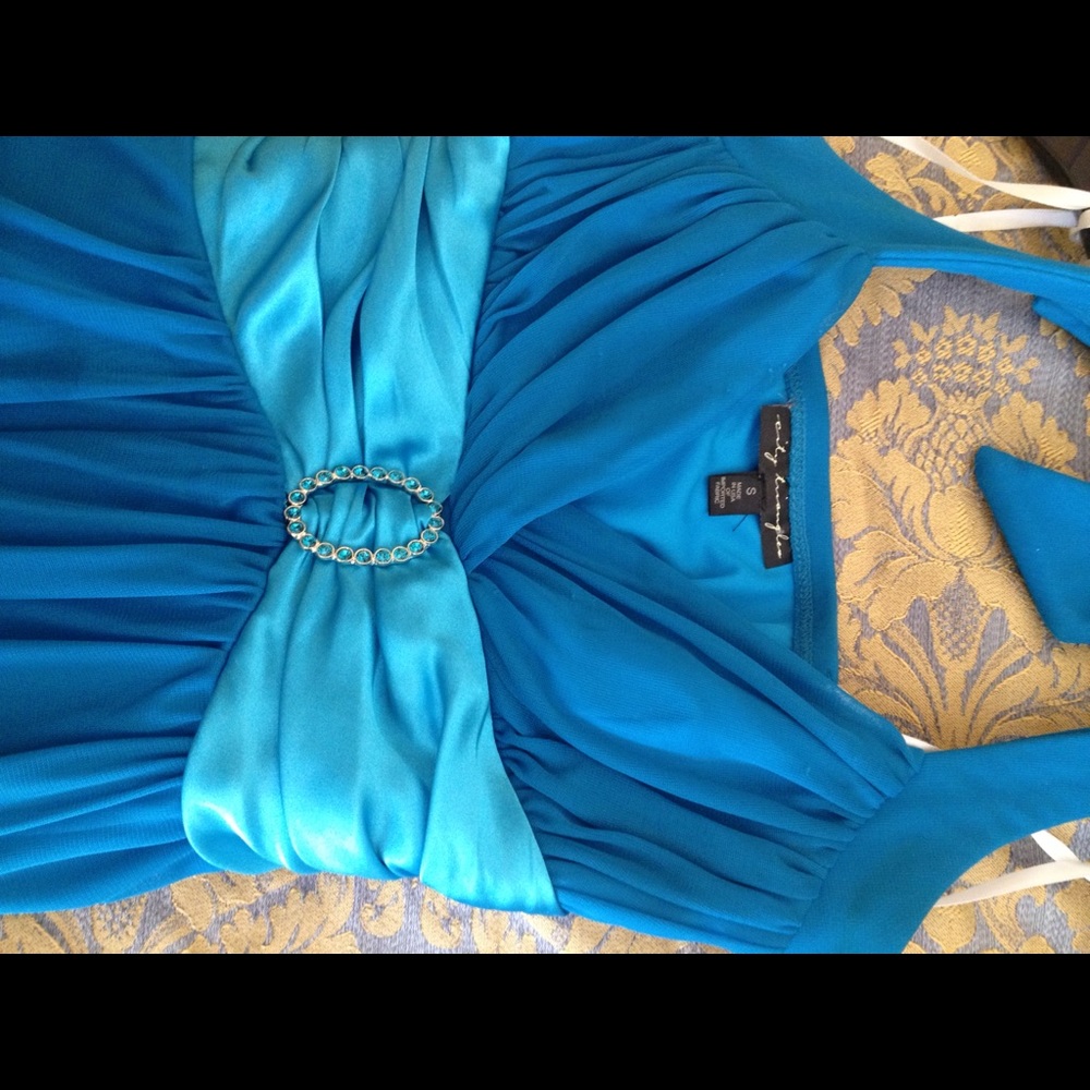 Dress - Picture 4 of 4