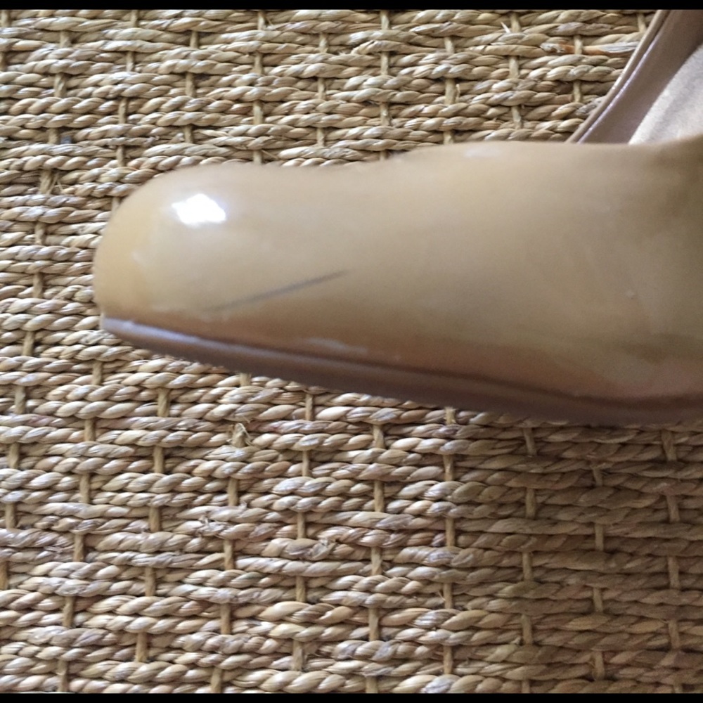 Nude Pumps - Picture 3 of 4