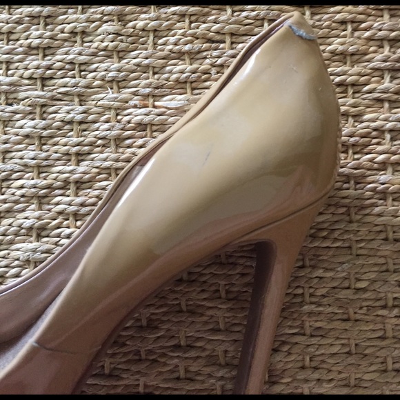 Nude Pumps - Picture 2 of 4