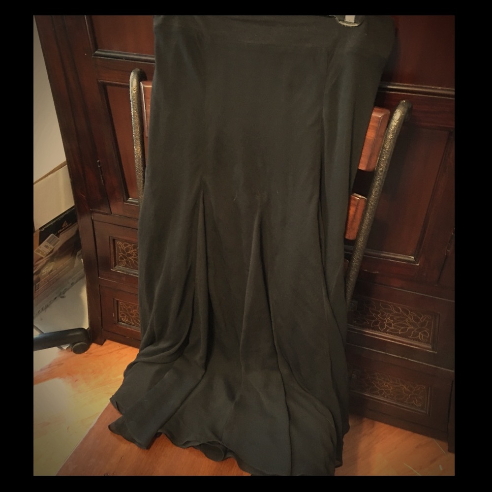 Black layered chiffon skirt mermaid cut