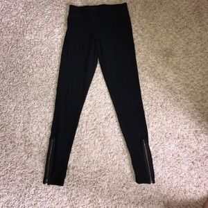 Calf side zip up leggings
