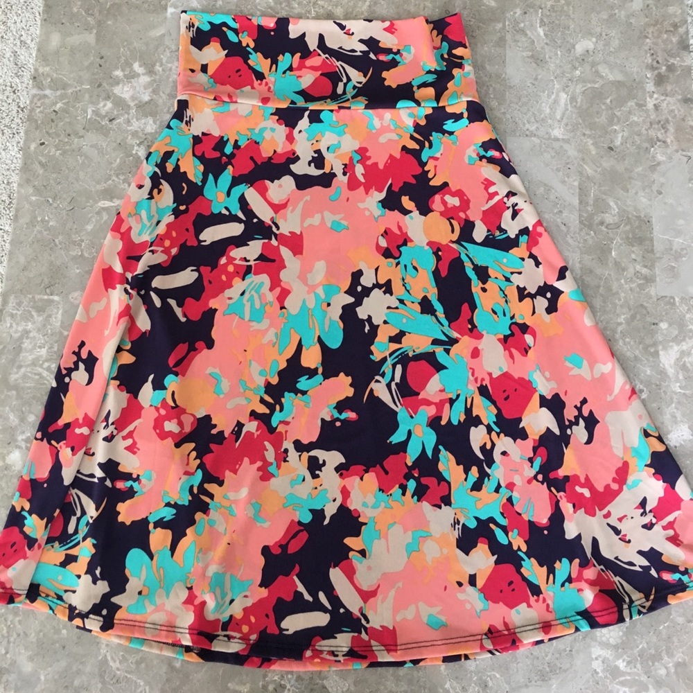Lularoe Azure skirt floral❤️ XS