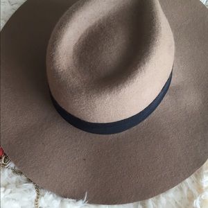 Levi's wide brimmed hat