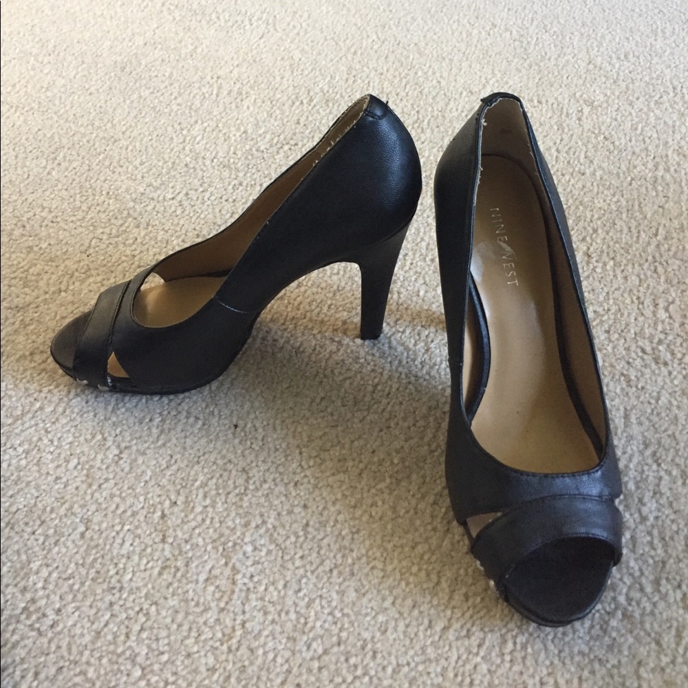 Black Nine West heels- - 4 inches