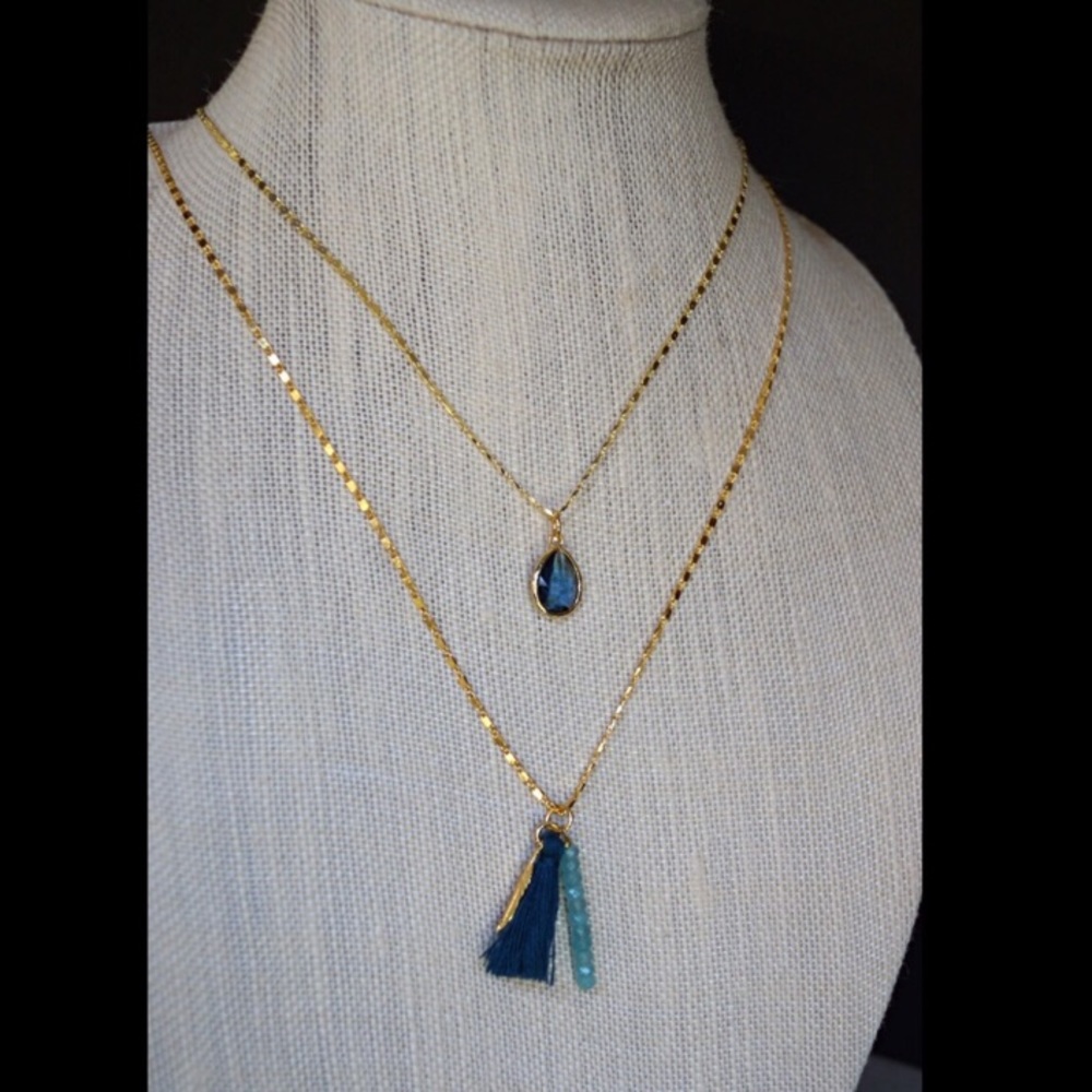 Tassel & jade necklace - Picture 3 of 4