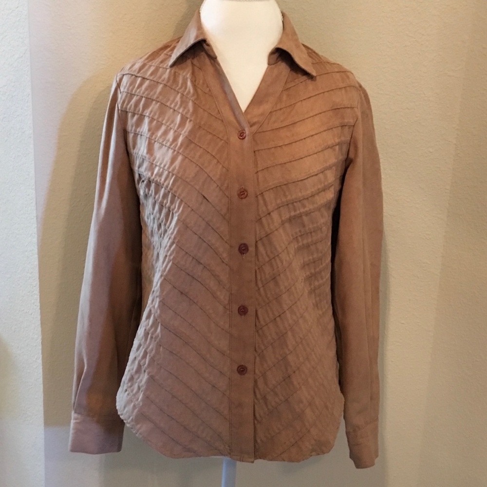Canyon Road Faux Suede Button Down Top. Sz. M