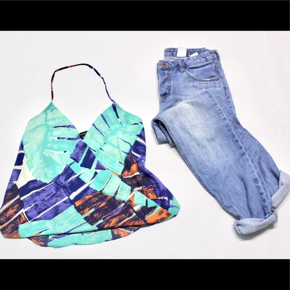 Palm Print Halter Top - Picture 3 of 4