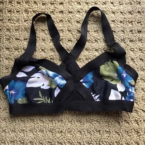 new extra small Volcom swim top