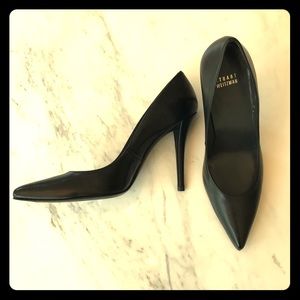 BNWOT Stuart Weitzman "Trouble" black pumps