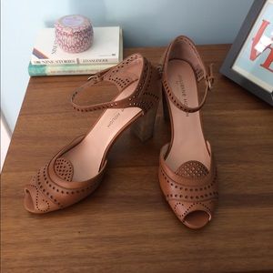 New!  🌺 Summer Shoes 🌸 Tan Peep Toe Heels 8.5