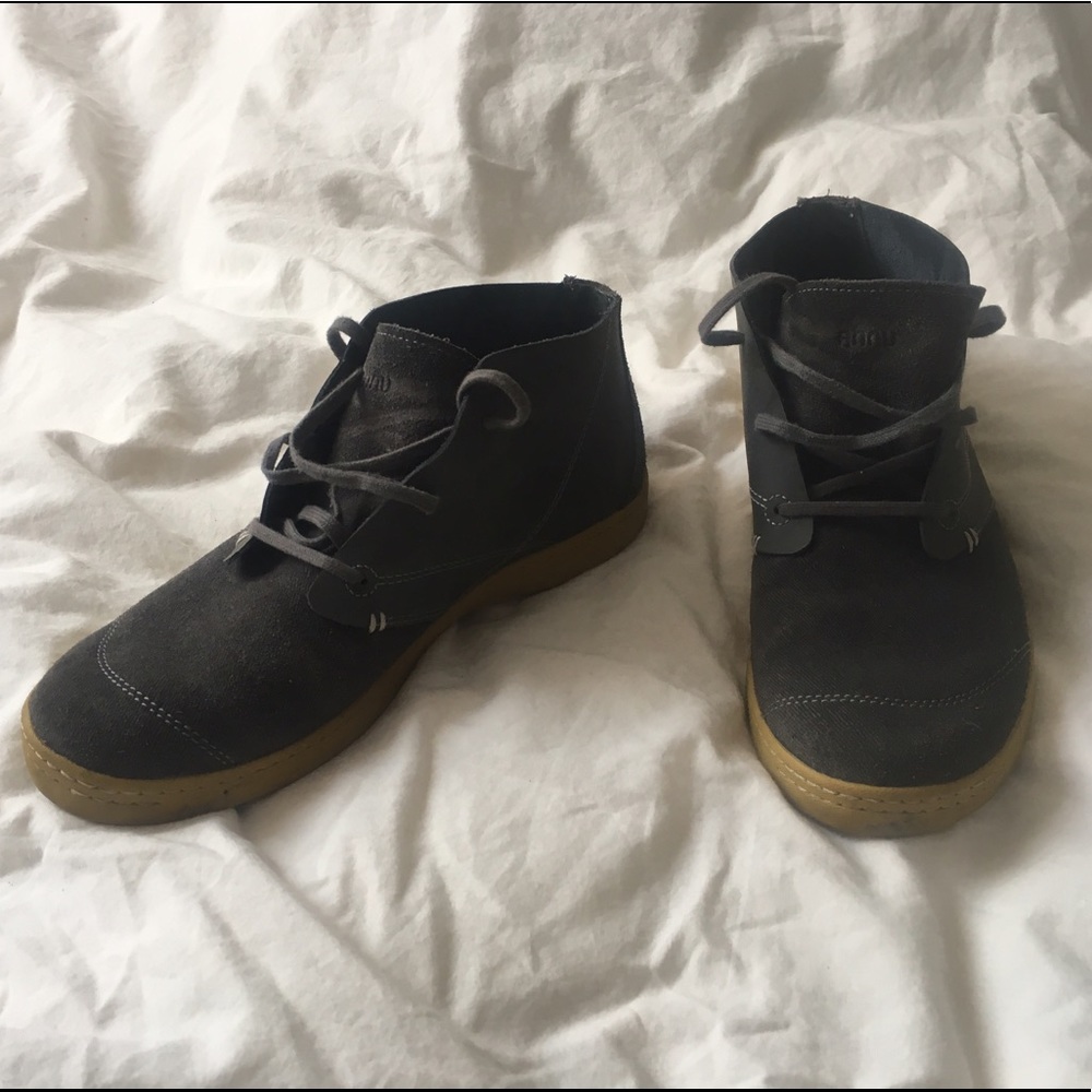 Ahnu great condition leather/ suede shoes!