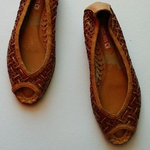 Pikolinos Open Toe Flats