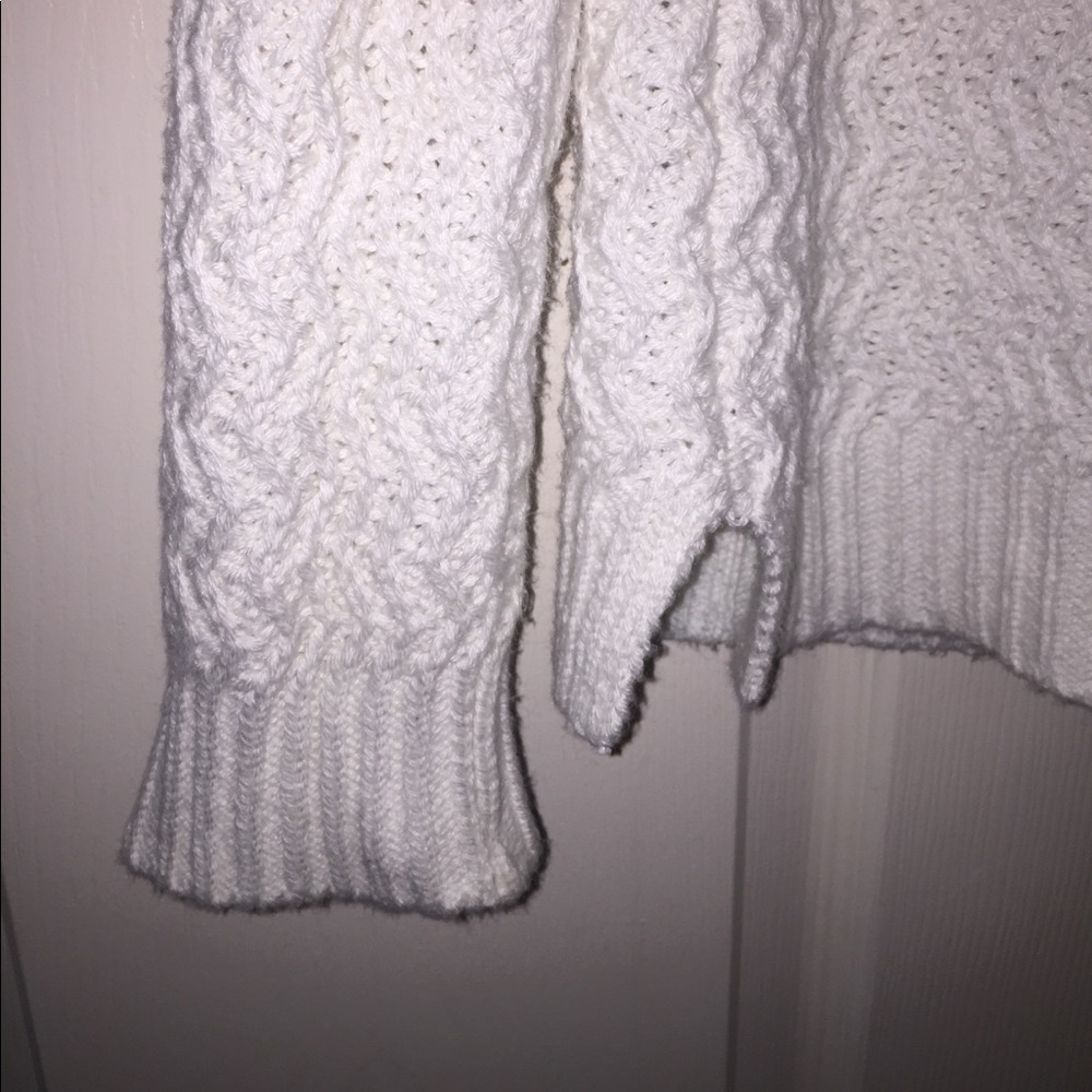 White gap Sweater