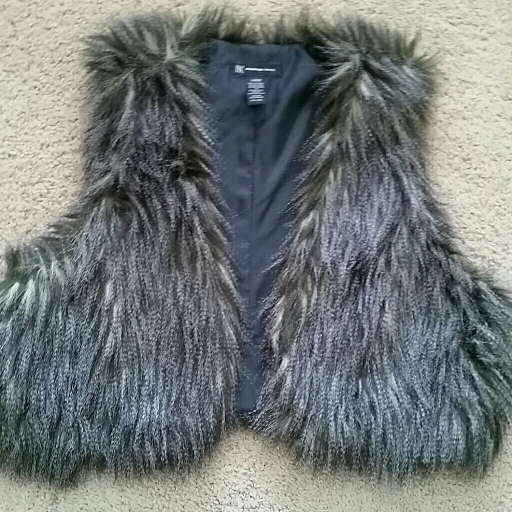 Faux fur cropped vest