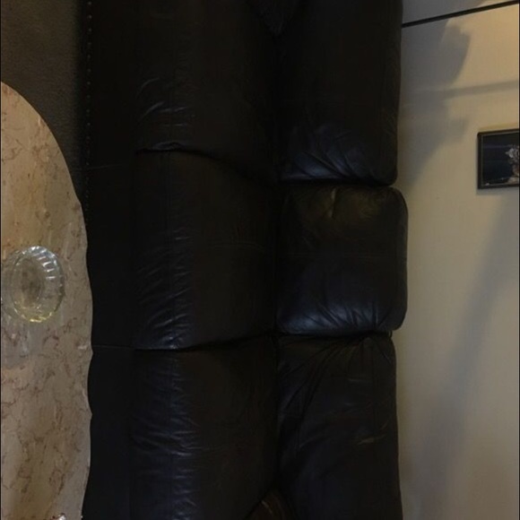 Leather couch and Chair - Picture 2 of 4