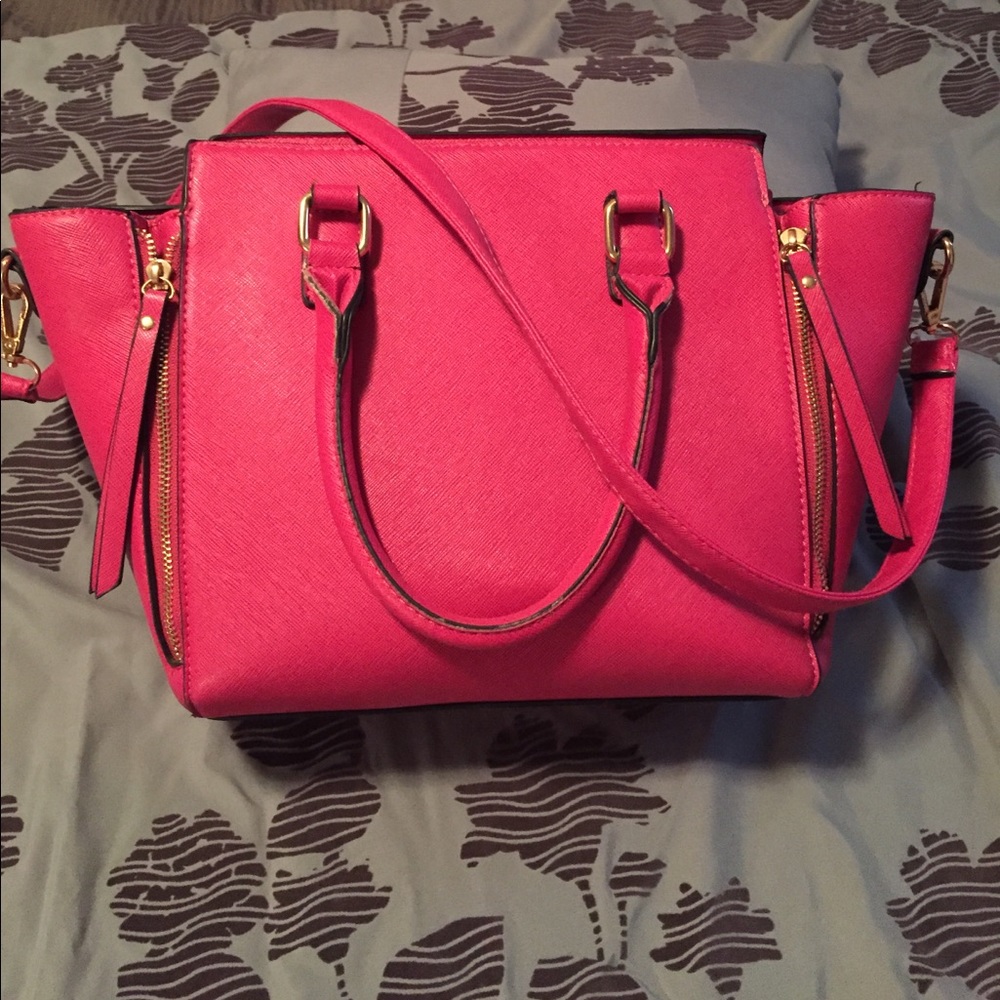 Fuchsia purse