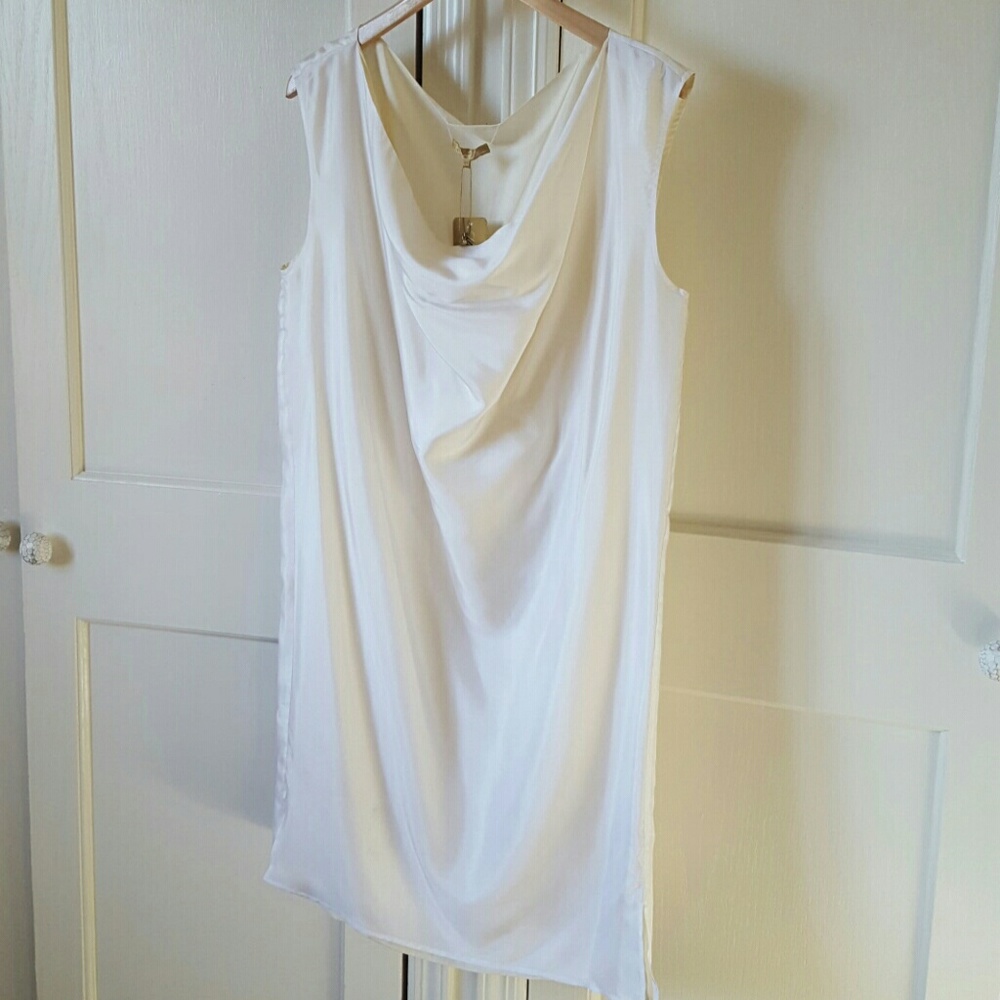 Minnie Rose White Sleeveless Flowy Sheath Dress