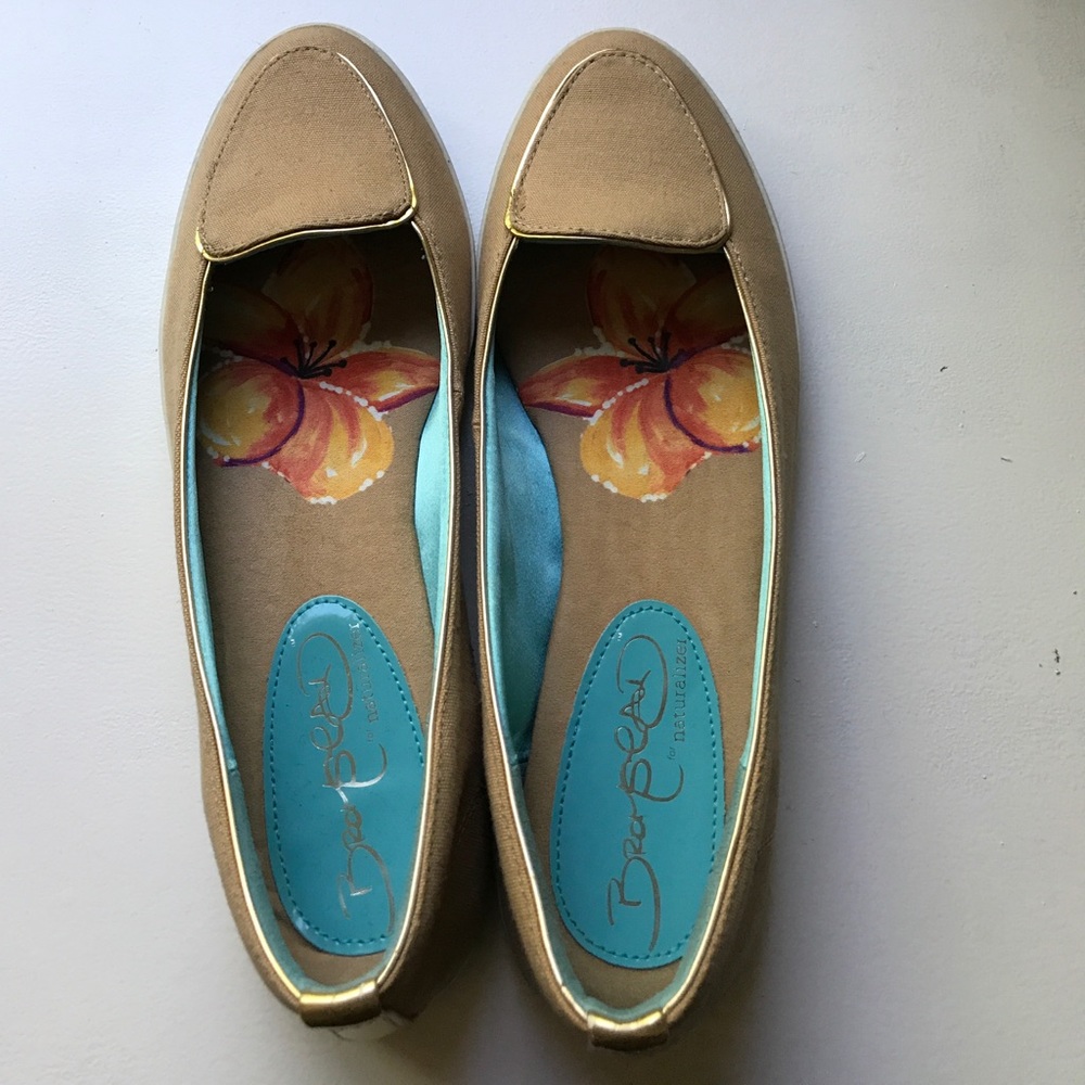 Sand colored canvas naturalizer flats