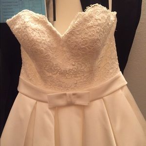 Size 12 ivory wedding dress.