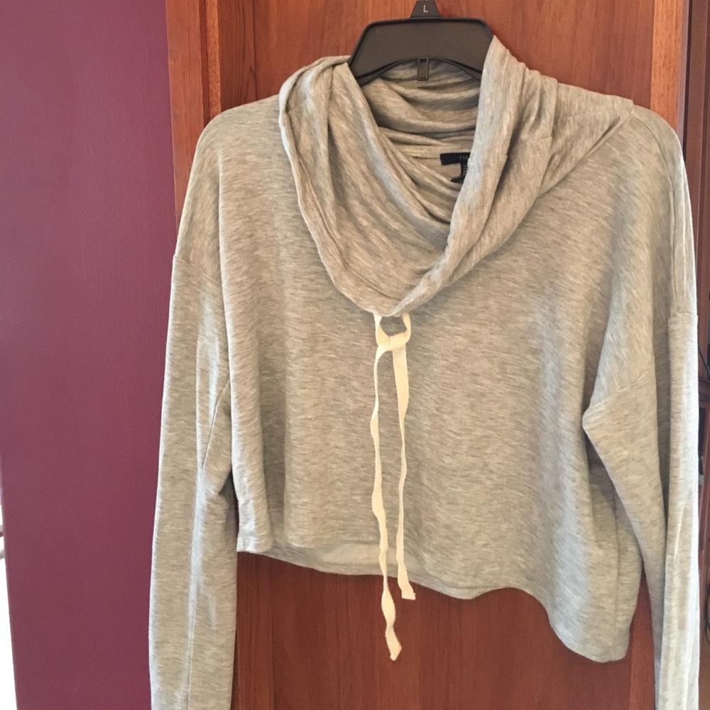 Crop long sleeve top