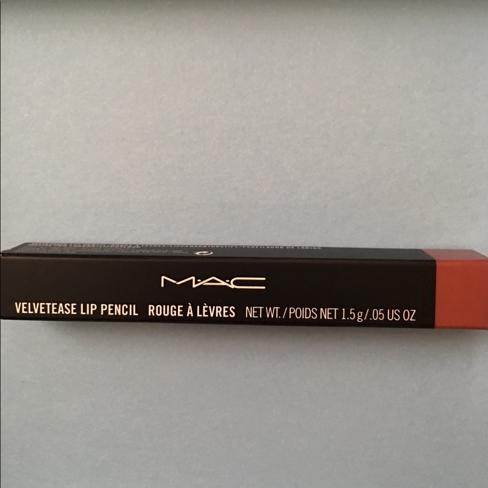Brand new MAC velvetease lip pencil