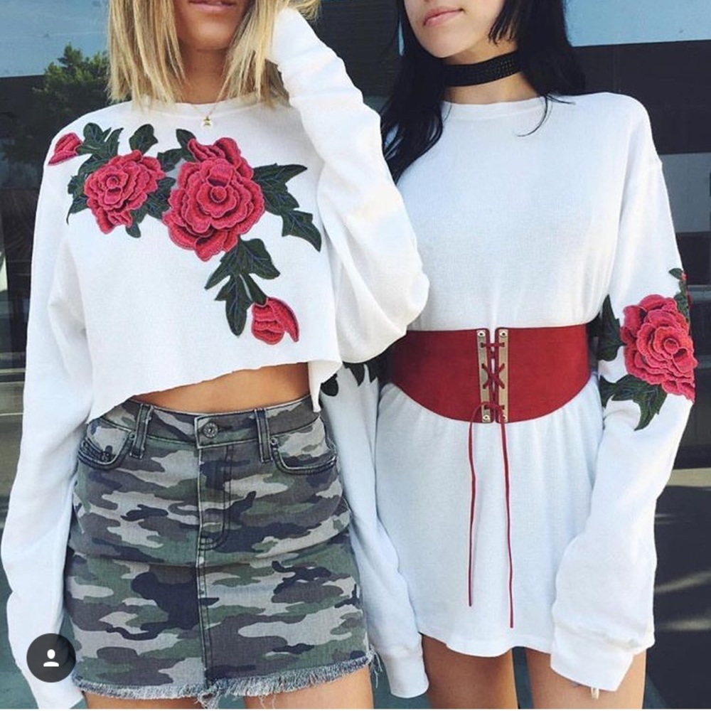 NWT LF Roses Cropped Tee - Picture 2 of 6
