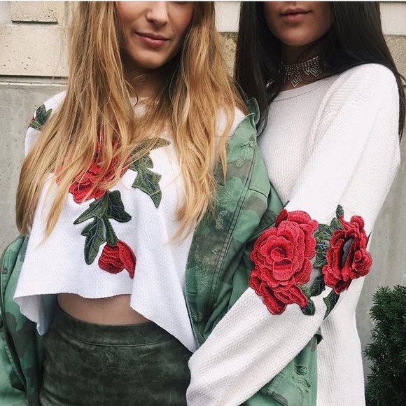 NWT LF Roses Cropped Tee - Picture 4 of 6