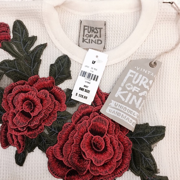 NWT LF Roses Cropped Tee - Picture 6 of 6