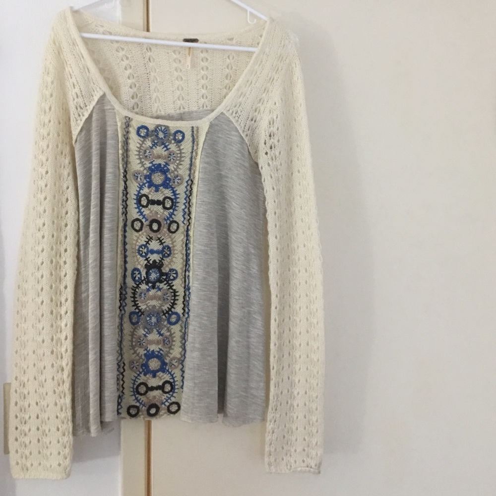 Free people EUC sweater. Sweater sleeves