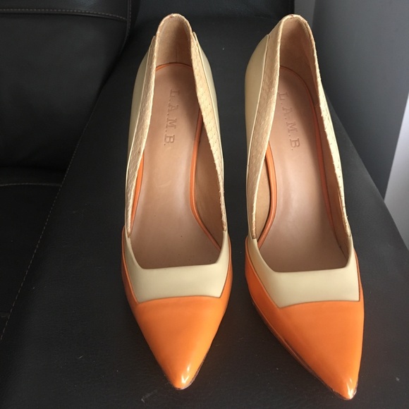 L.A.M.B. By Gwen Stefani nude/orange pumps - Picture 1 of 4