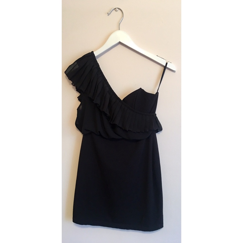 One Shoulder Pleated Chiffon Strapless Dress