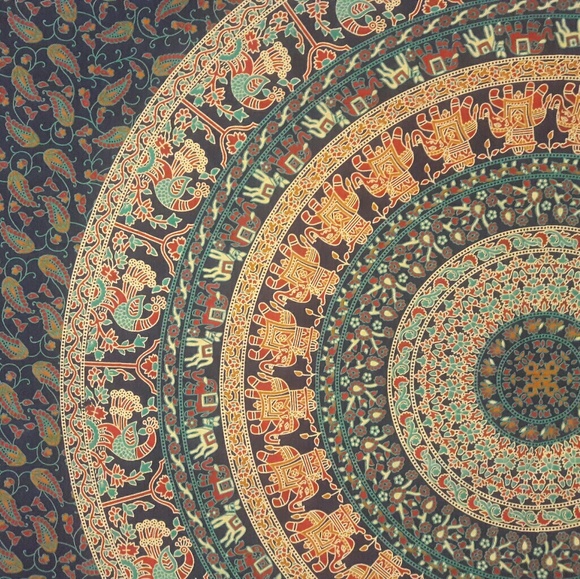 ❌SOLD ❌Boho mandala tapestry - Picture 2 of 3