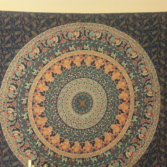 ❌SOLD ❌Boho mandala tapestry - Picture 3 of 3