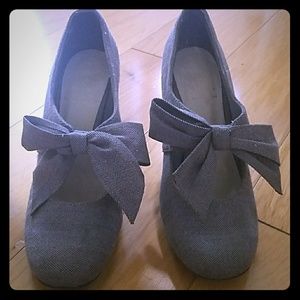 Army green and brown Striped high heels