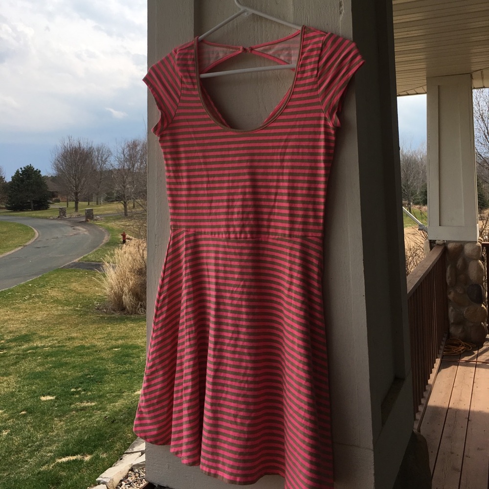 Gorgeous never worn pink and tan dress!