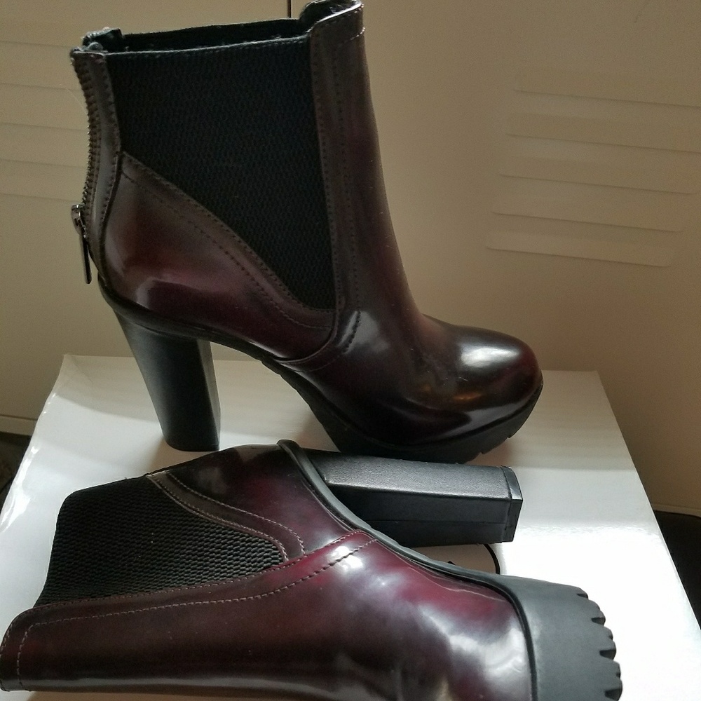 Brand new Steve madden ankle boots
