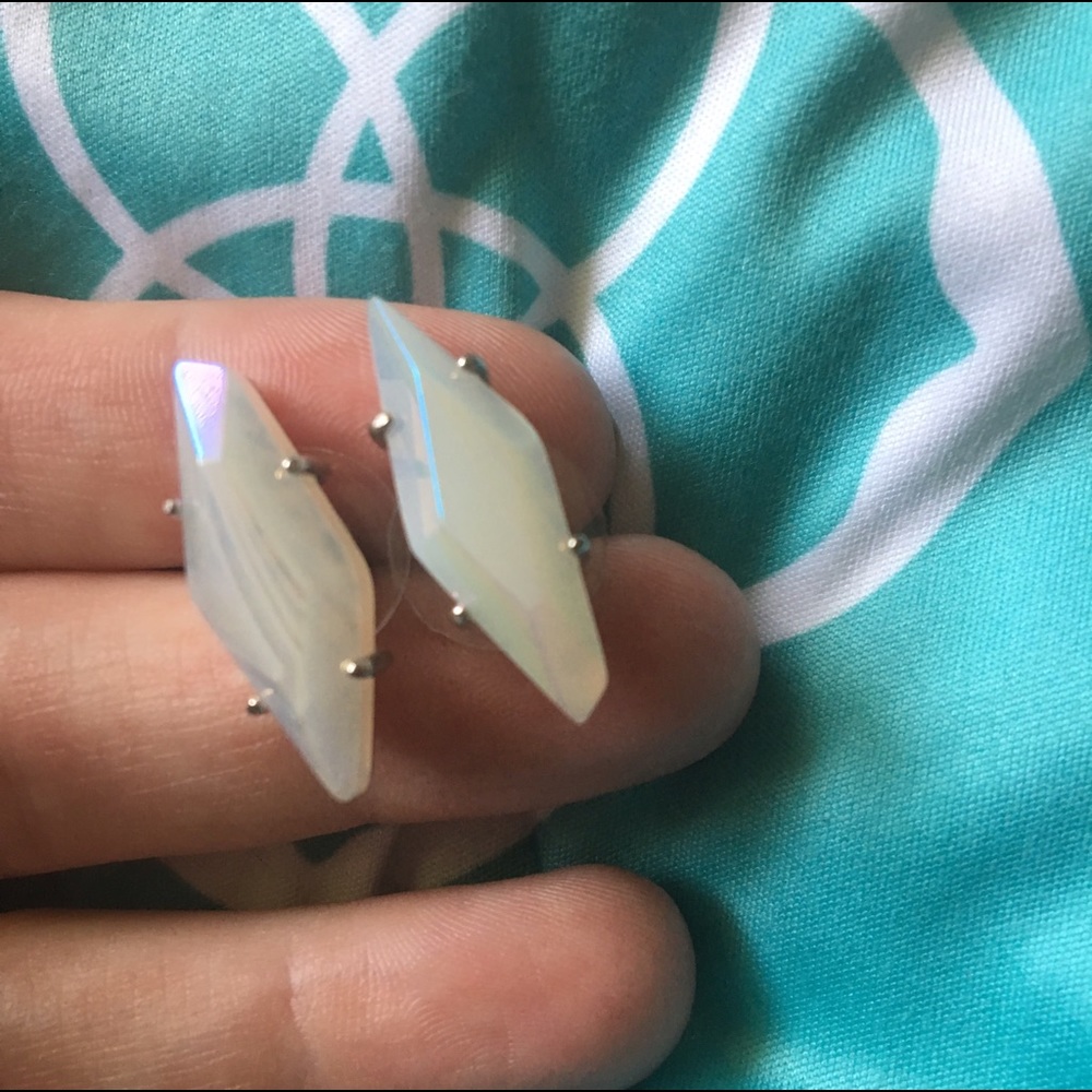 Kendra Scott Iridescent White Banded Agate Belinda